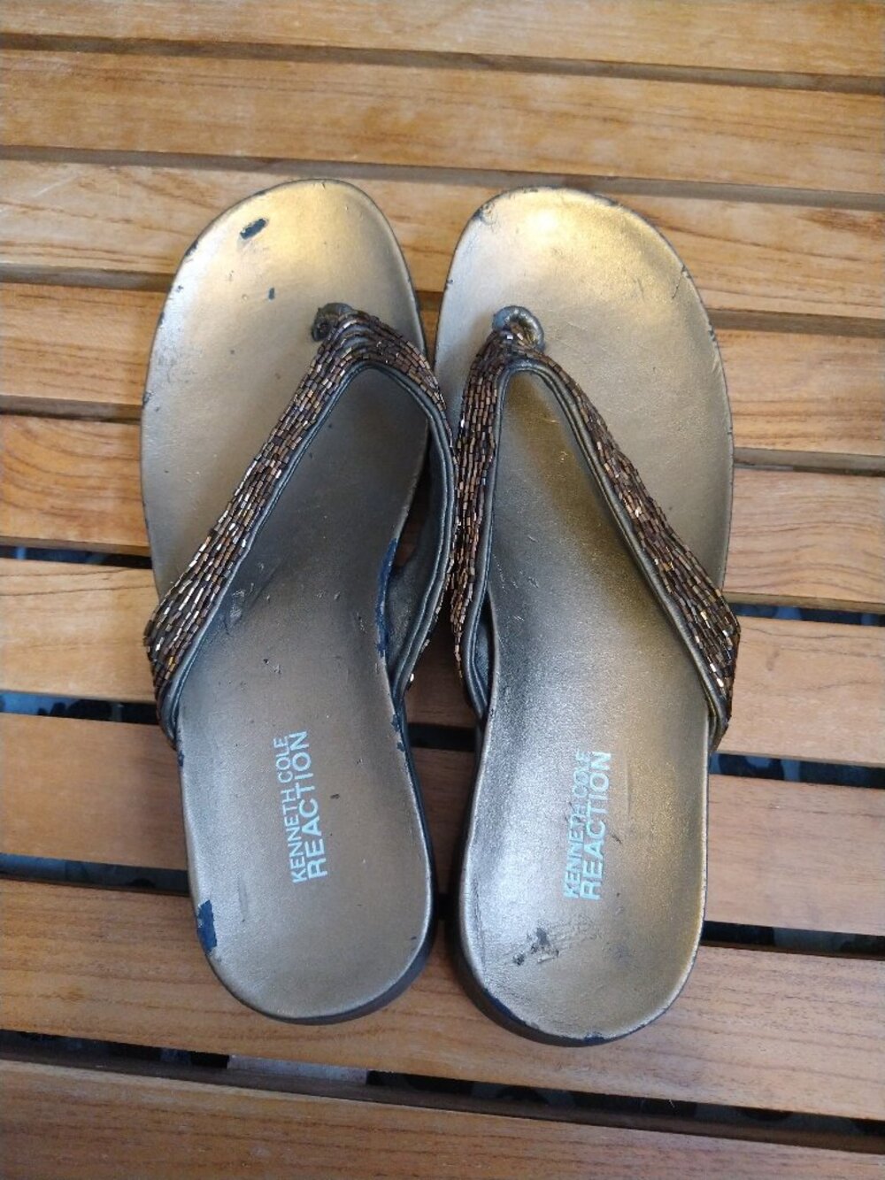 Kenneth Cole Reaction Gold Beaded Thong Sandals / Flip Flops Size 9.5